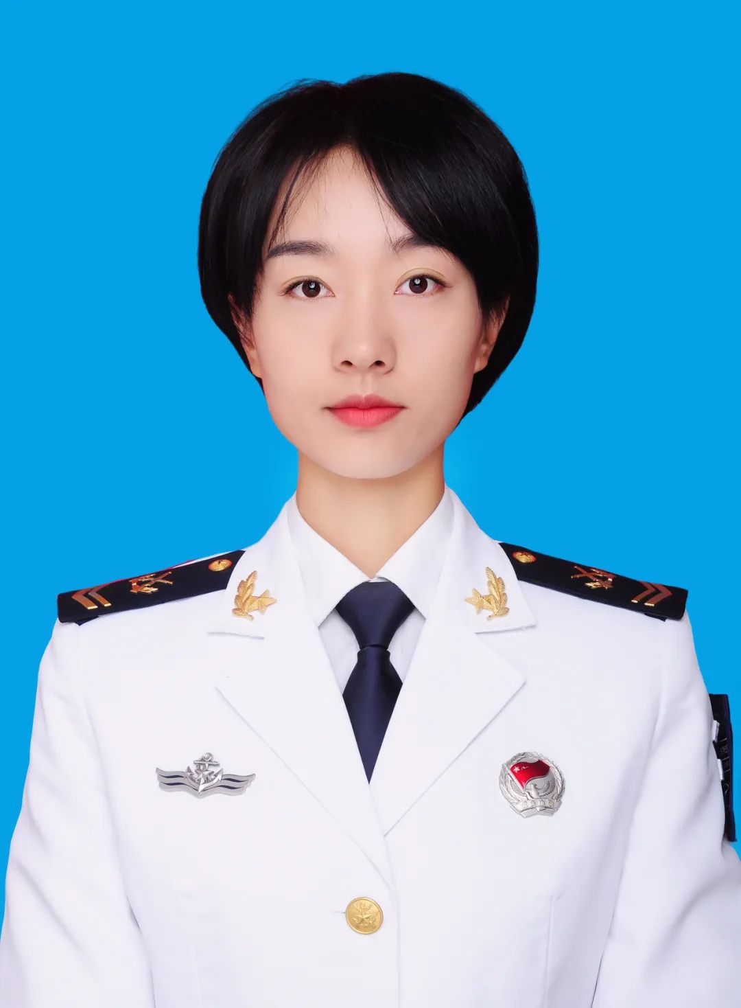 穿军装的小姐姐,必须上头条