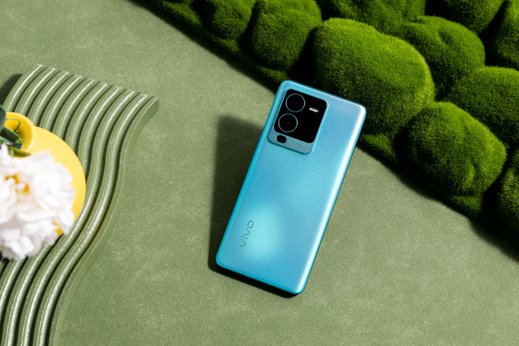 一款更懂你的高颜值产品，全新vivo S15系列到来