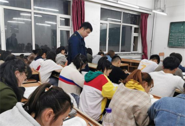 中小学寒假时间“出炉”，多地提前放假，还有一个“好消息”