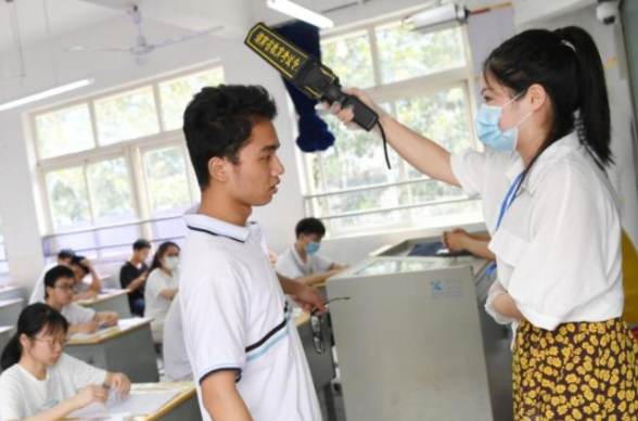 双胞胎外貌相似，高考防止代替考试有方法，“钻空子”几乎不可能