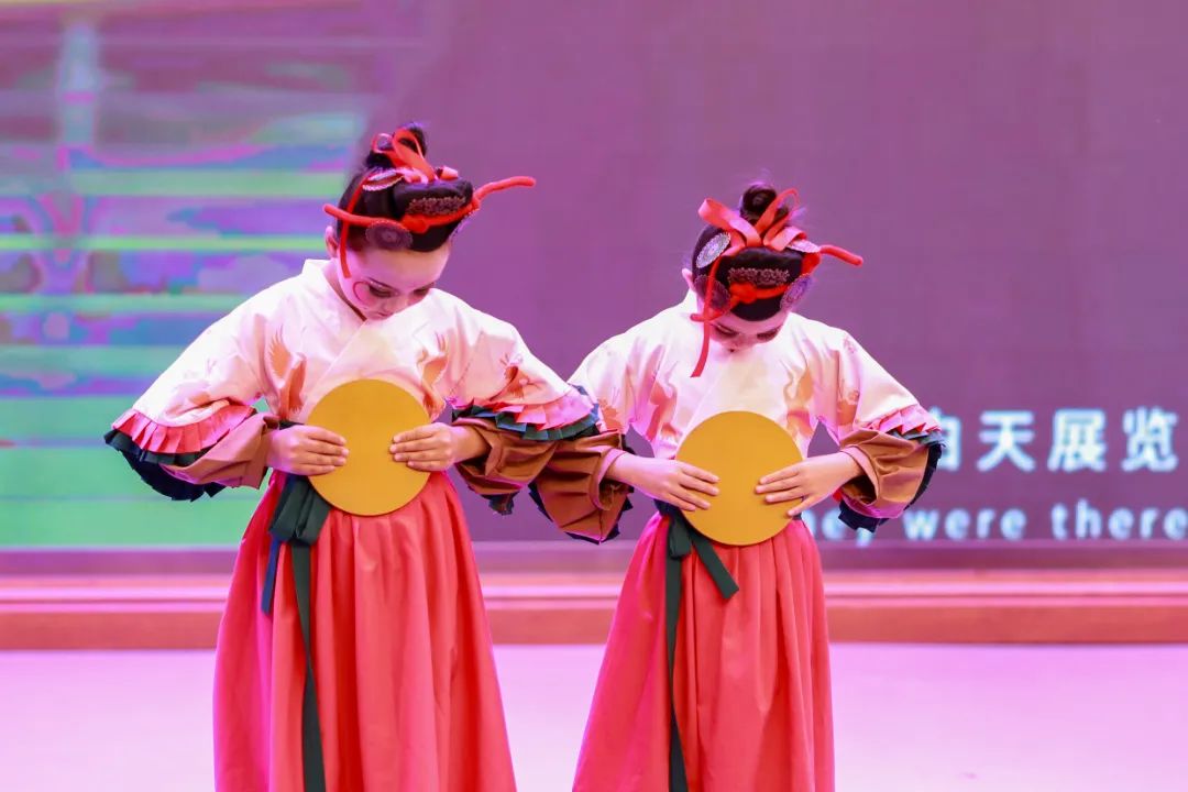 华阳实验小学举行“童星耀五月·艺术绽花开”群舞比赛（续）