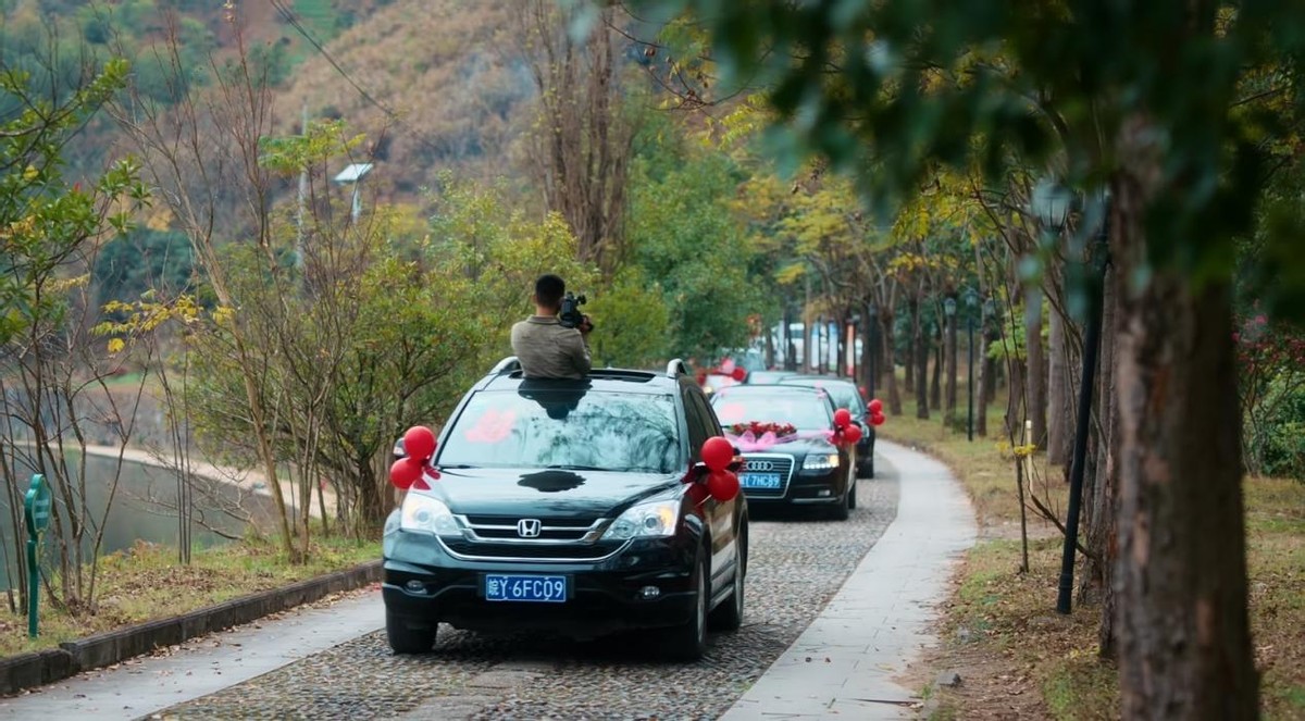 用“放大镜”看《幸福到万家》，被抠到的细节震撼了，比剧情还绝