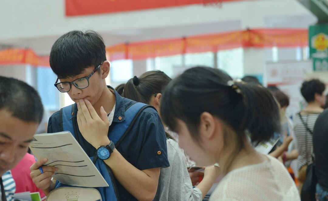 22年浙江首次高考已经结束，网友表示很羡慕，高考也有两次机会？