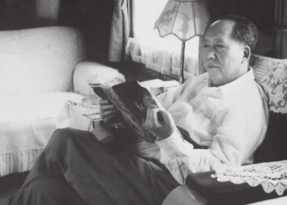 58年田云玉犯错，写了一份特别的检讨，毛主席听后笑得直不起腰来