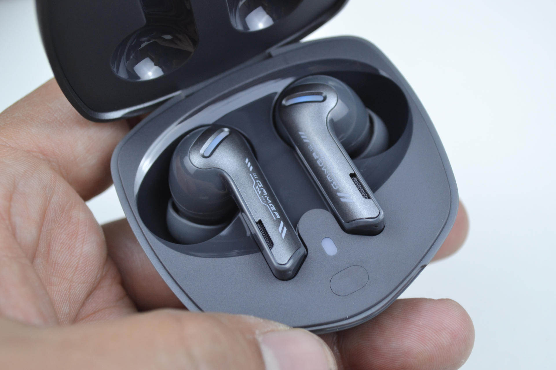 高品质低价位玩家首选：QCY真无线电竞耳机G1开箱试玩