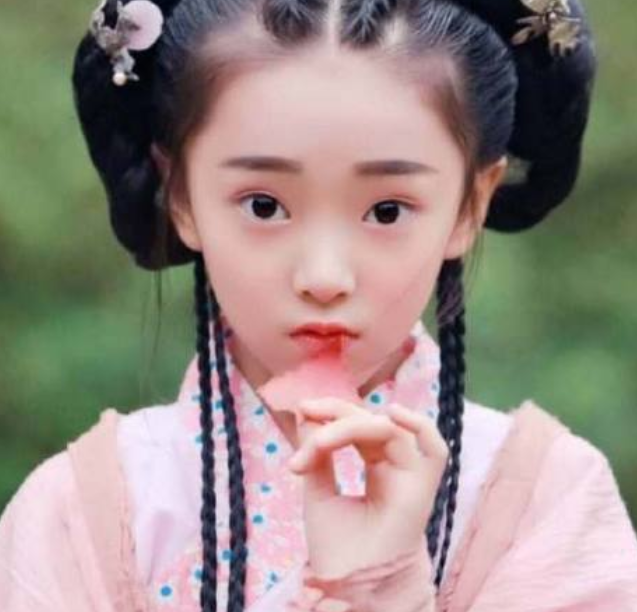 “一张嘴就露馅”的7位童星，缺点被放大，一个比一个亏