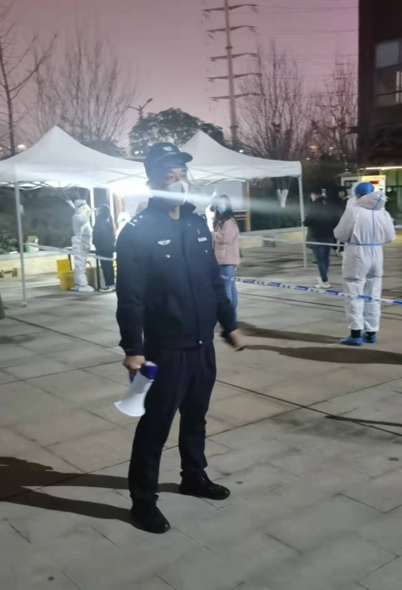 最美出征 一诺无悔——西安公安高新分局东大派出所副所长郑歆工作侧记