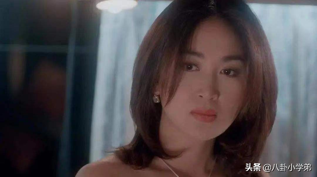 “不老女神”跌落神坛，年过50岁装少女，整容P图一个比一个厉害