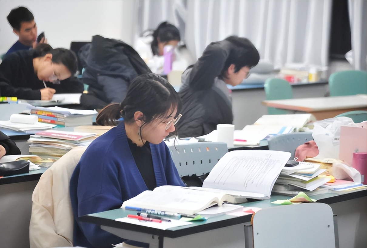 大学英语四六级将迎变化，部分考生将无法“再见”，大学生需重视