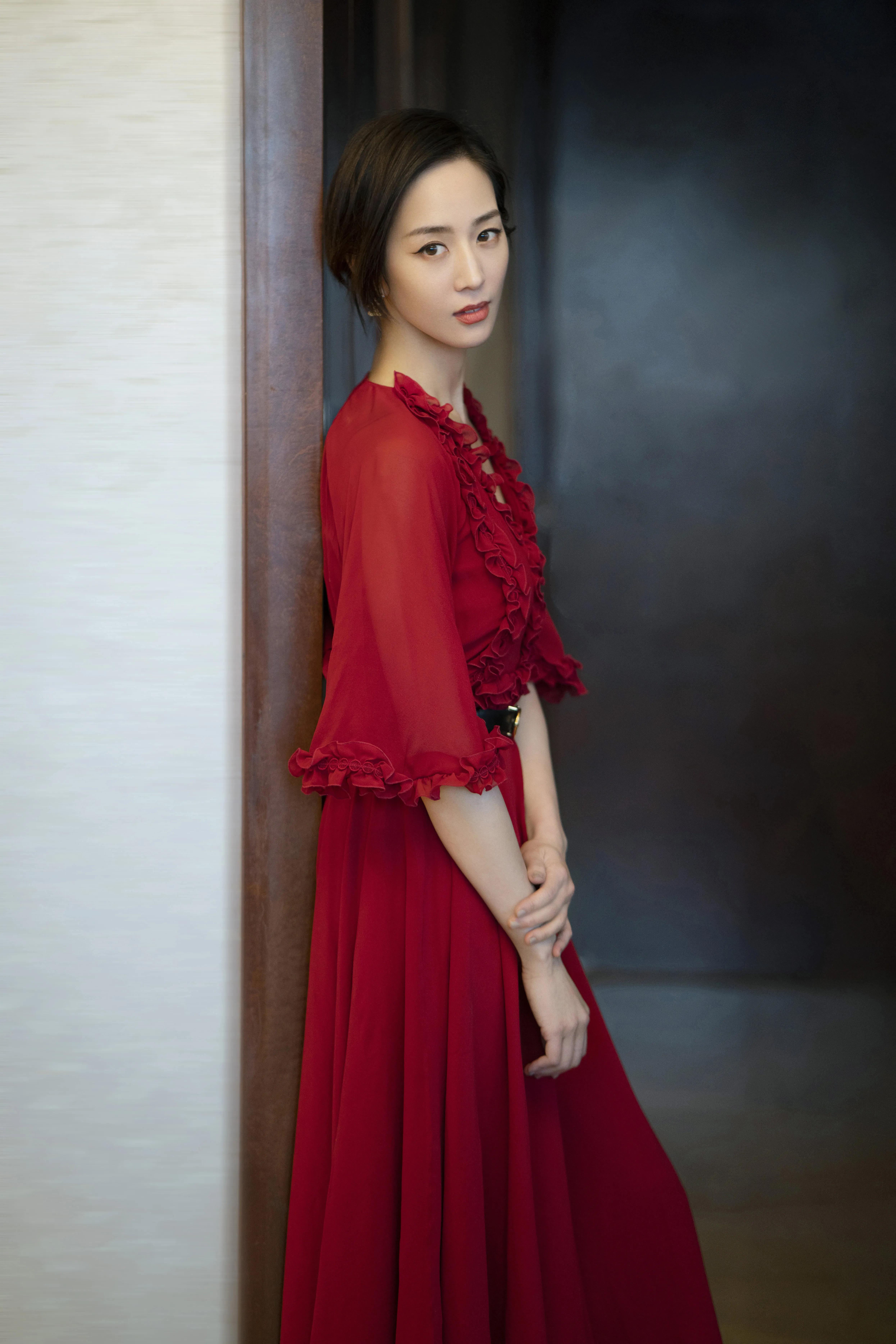 《唐人街探案》张钧甯lvy玫瑰红长裙高清原图