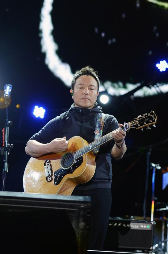 “辞职会长”许巍：曾患抑郁症数次自杀，却治愈无数抑郁症患者