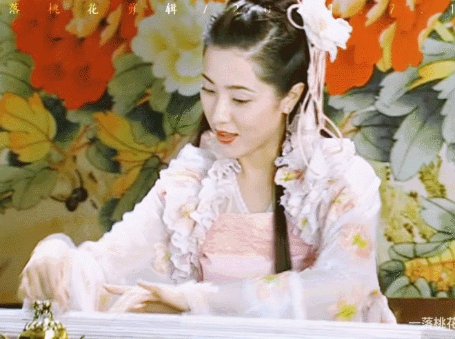 赵丽颖最新生图曝光，这脸怎么像17年前爆火退圈的她？