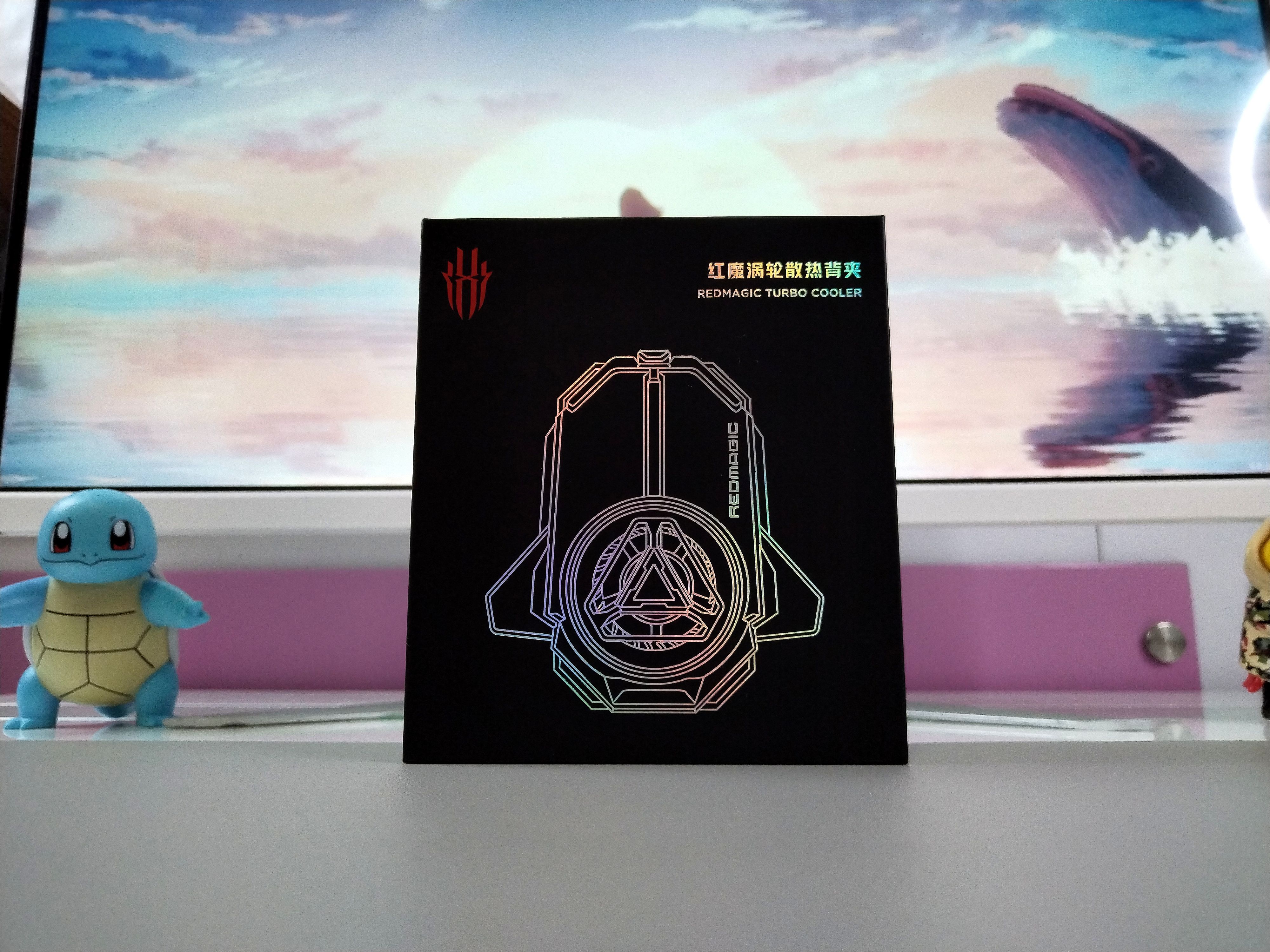 玩手游怕发热，红魔涡轮散热背夹带你飞起