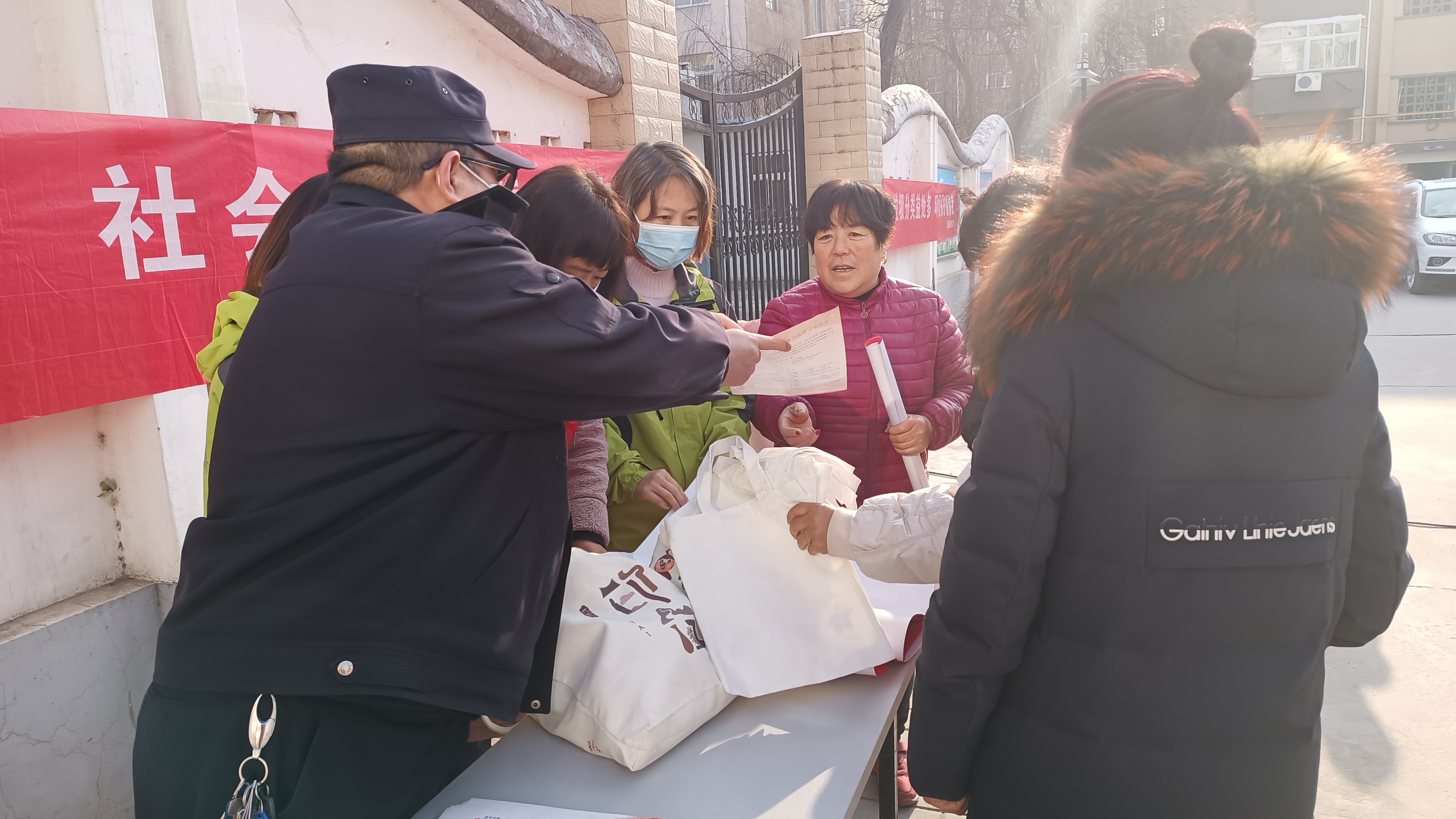 铜川公安印台分局三里洞派出所：全民携手禁毒，平安过春节