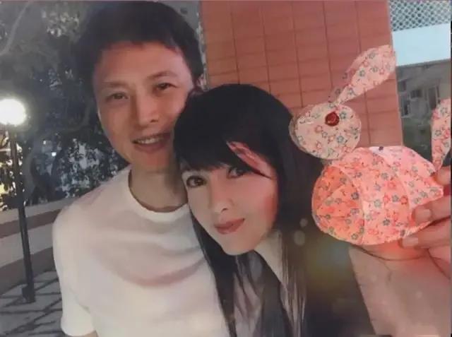 14年后再看“玉女掌门人”周慧敏，屡次被戴绿帽的她才不是恋爱脑