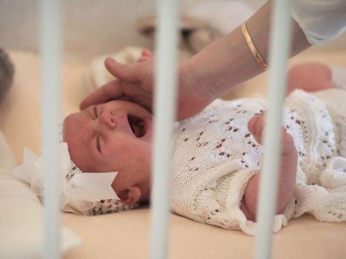 孩子睡觉出现的“奇怪”行为，是缺乏安全感的信号，越早解决越好