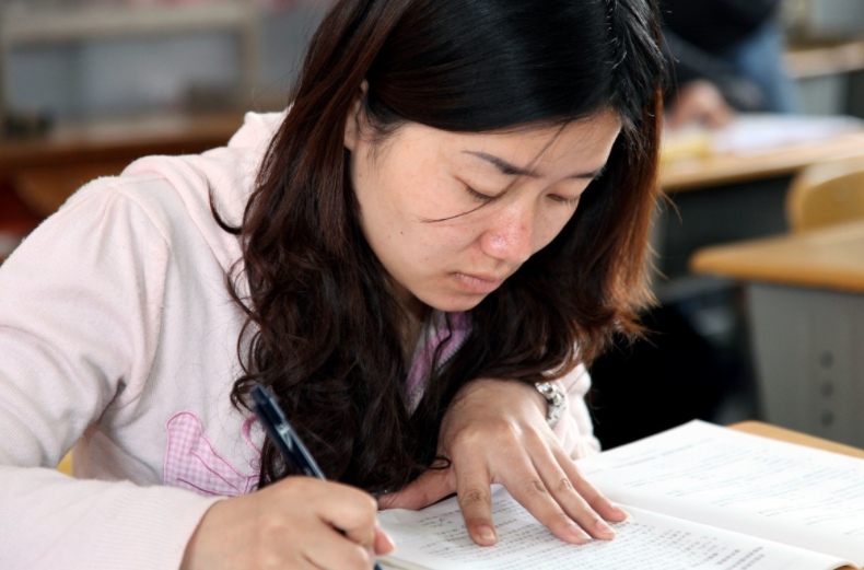 大学生有福了！大部分学生可免试成为公务员，身份还是干部级别