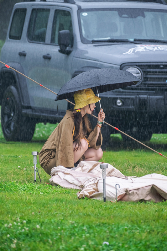 《花儿与少年》湖南台首播，手忙脚乱的明星，让真人秀成为照射镜