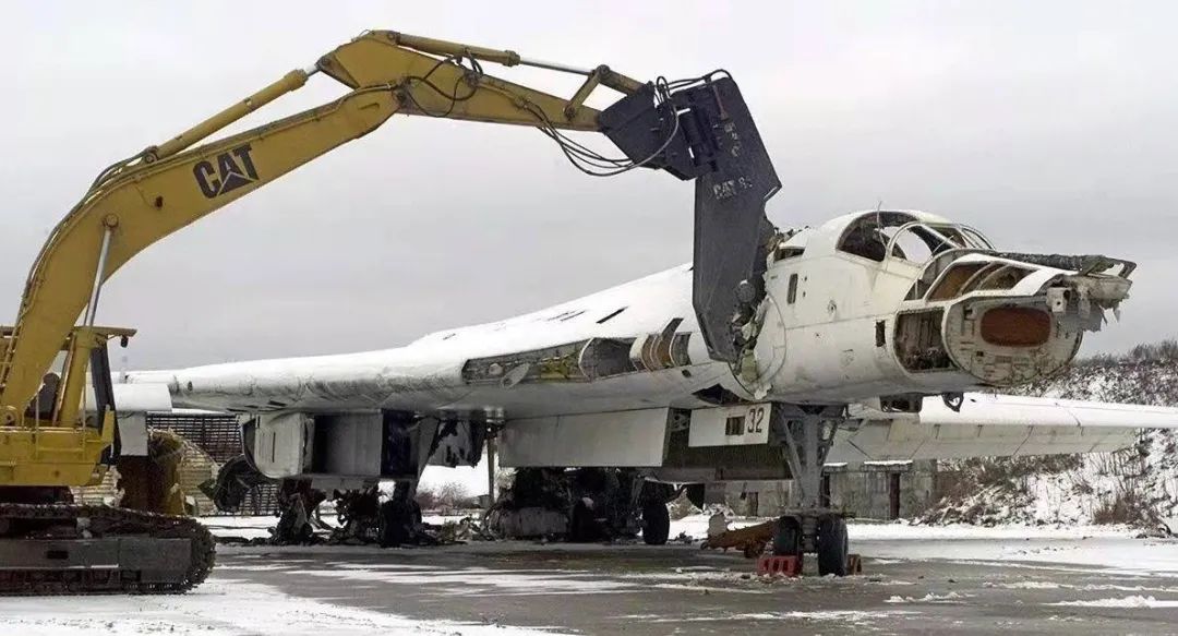 在乌克兰的华人告诉我：他们备好了食物和水，还有枪