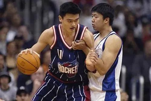 中国人有哪些进过nba(中国都有哪些人进过NBA，有状元身份的，有科比钦点的)