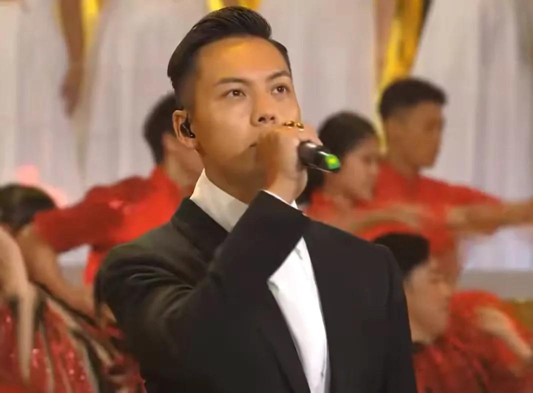 香港回归25周年众星齐聚！成龙好老刘德华气场强，霆锋伟霆似同龄