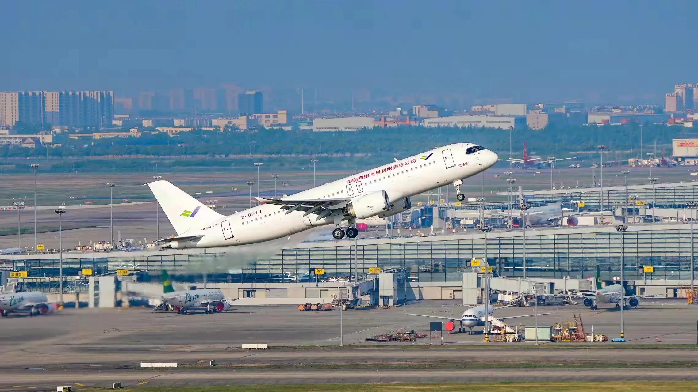 兩大好消息：即將交付國產(chǎn)大飛機(jī)首飛成功，大批江蘇醫(yī)護(hù)撤離上海