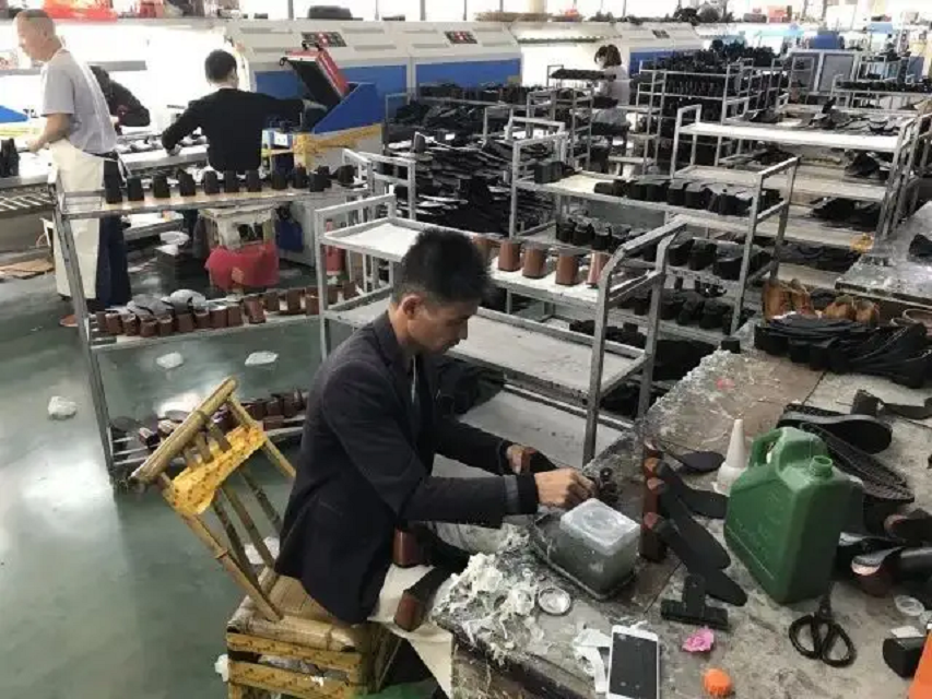 2019年百万网红乞丐哥被捕，拐卖20多名少女，靠着“中介”抽油水