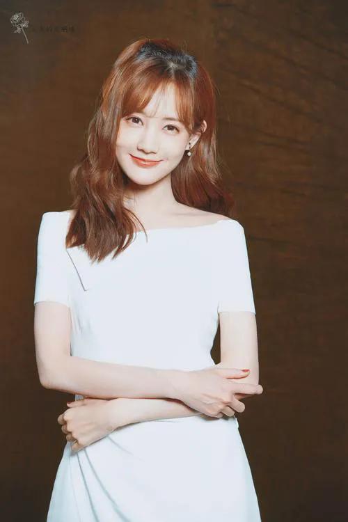 李一桐，甜美像极了初恋