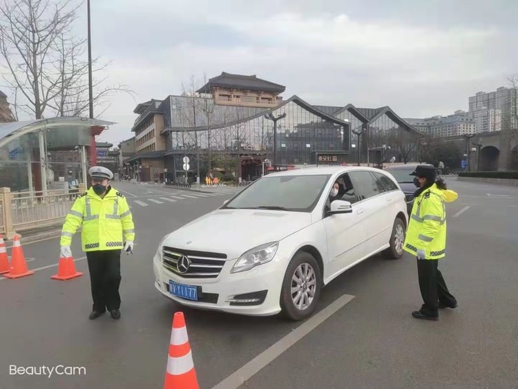 是女儿，是妻子，是母亲，是人民警察——西安碑林大队女子突击队​