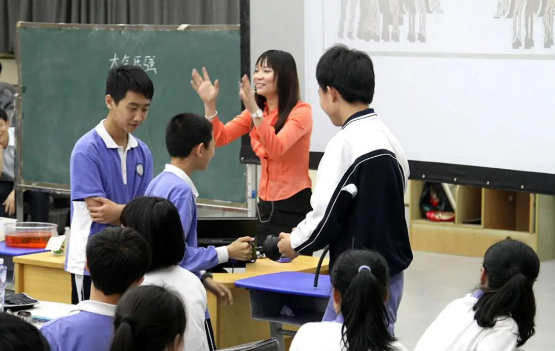 教育部发布通知，中小学生上课时间将有变化，老师上班时间不变