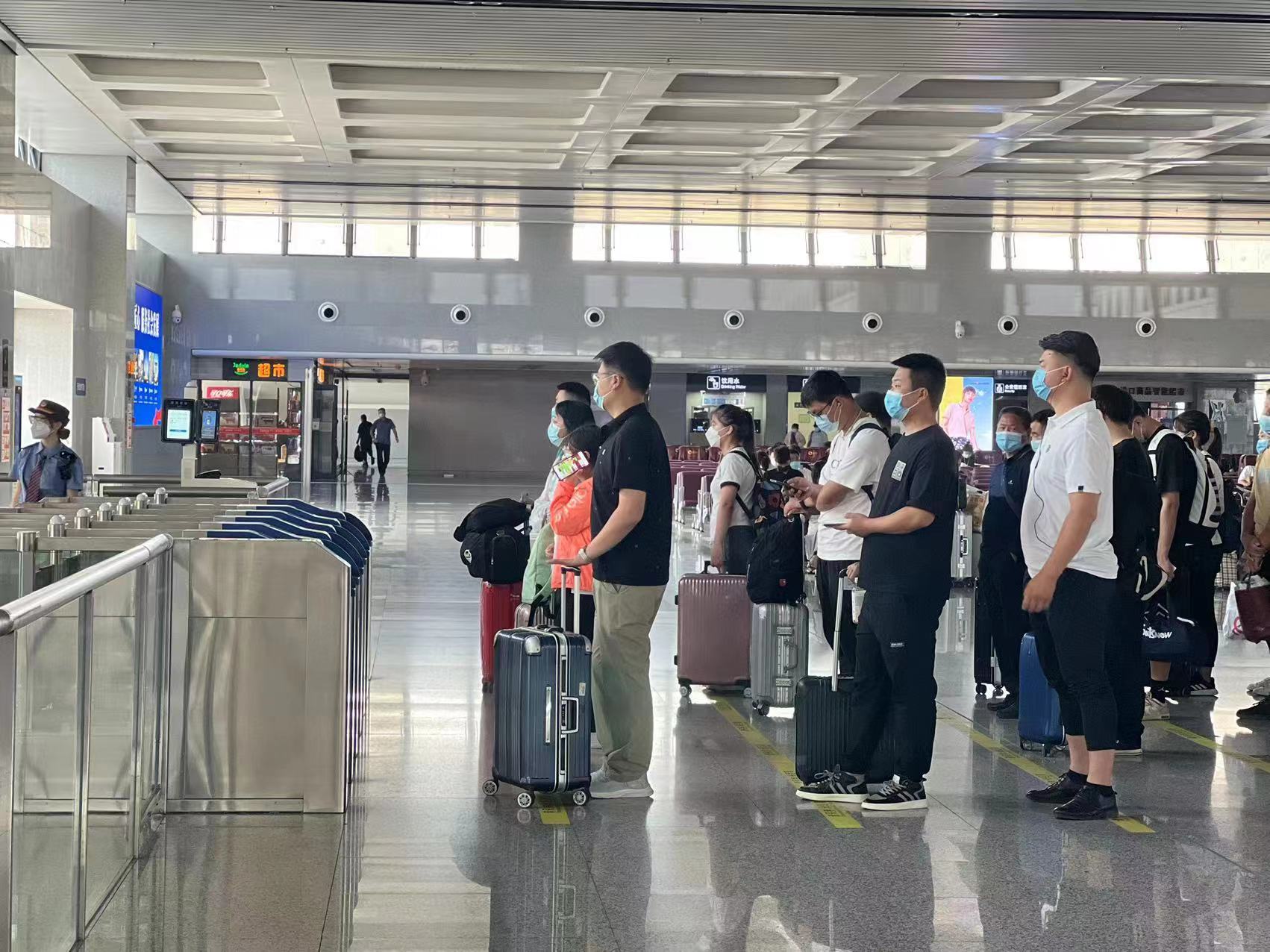 铁路端午小长假运输今日启动预计日均发送540万人