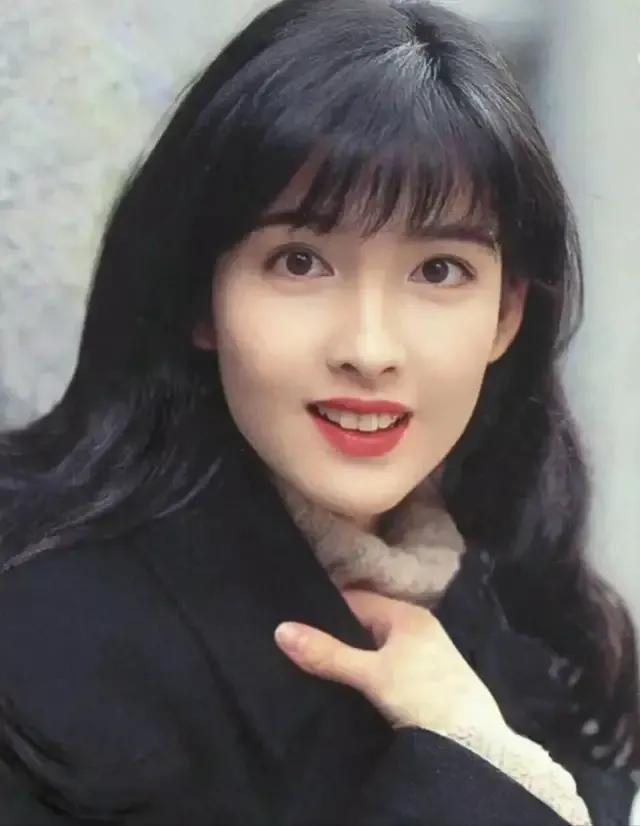 14年后再看“玉女掌门人”周慧敏，屡次被戴绿帽的她才不是恋爱脑