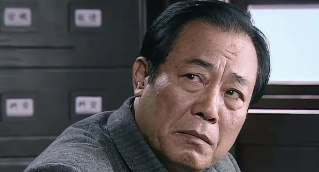 同样演特务头子，《潜伏》吴站长《悬崖》高科长一比，差别出来了