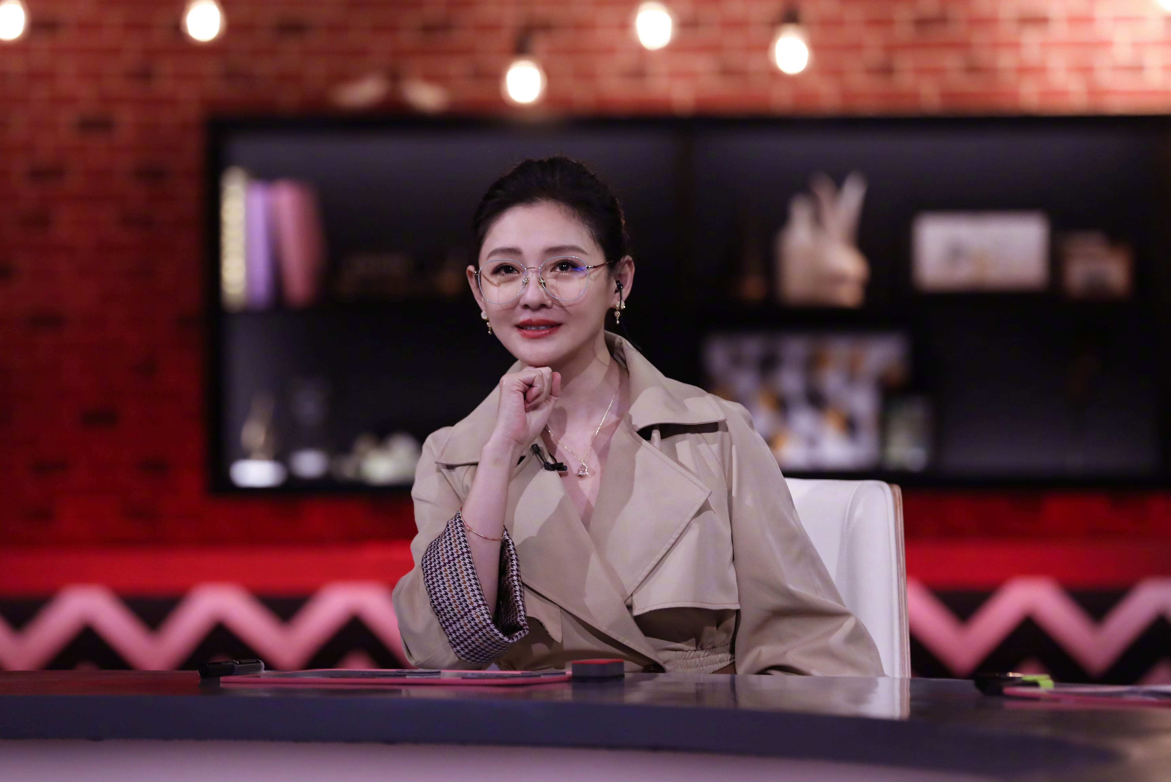 这就是爱情的力量，婚妙照焕新的大S，只是老公像光头保镖