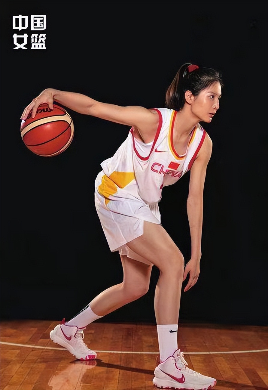 女篮国手郭子瑄晒毕业照颜值颇高不输明星被球迷誉为女库里