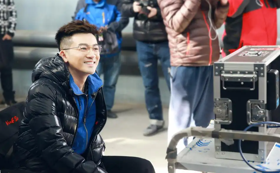 琼瑶男神今昔对比：苏有朋网传参加《哥哥2》，焦恩俊变街边大爷