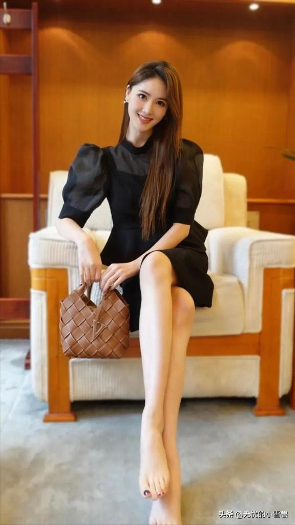 新一代的央视女神李丹儿，她是主持界的颜值天花板