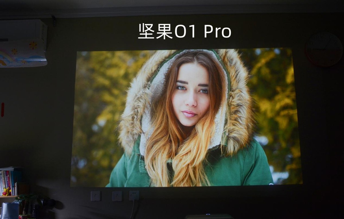 坚果智慧墙O1Pro对比极米H3S，2分钟告诉你为什么选超短焦投影仪