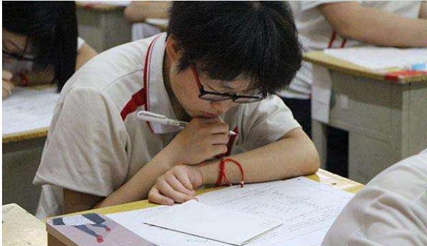 2022或成高考“最难年”，3大变化要注意，部分学生报考受限