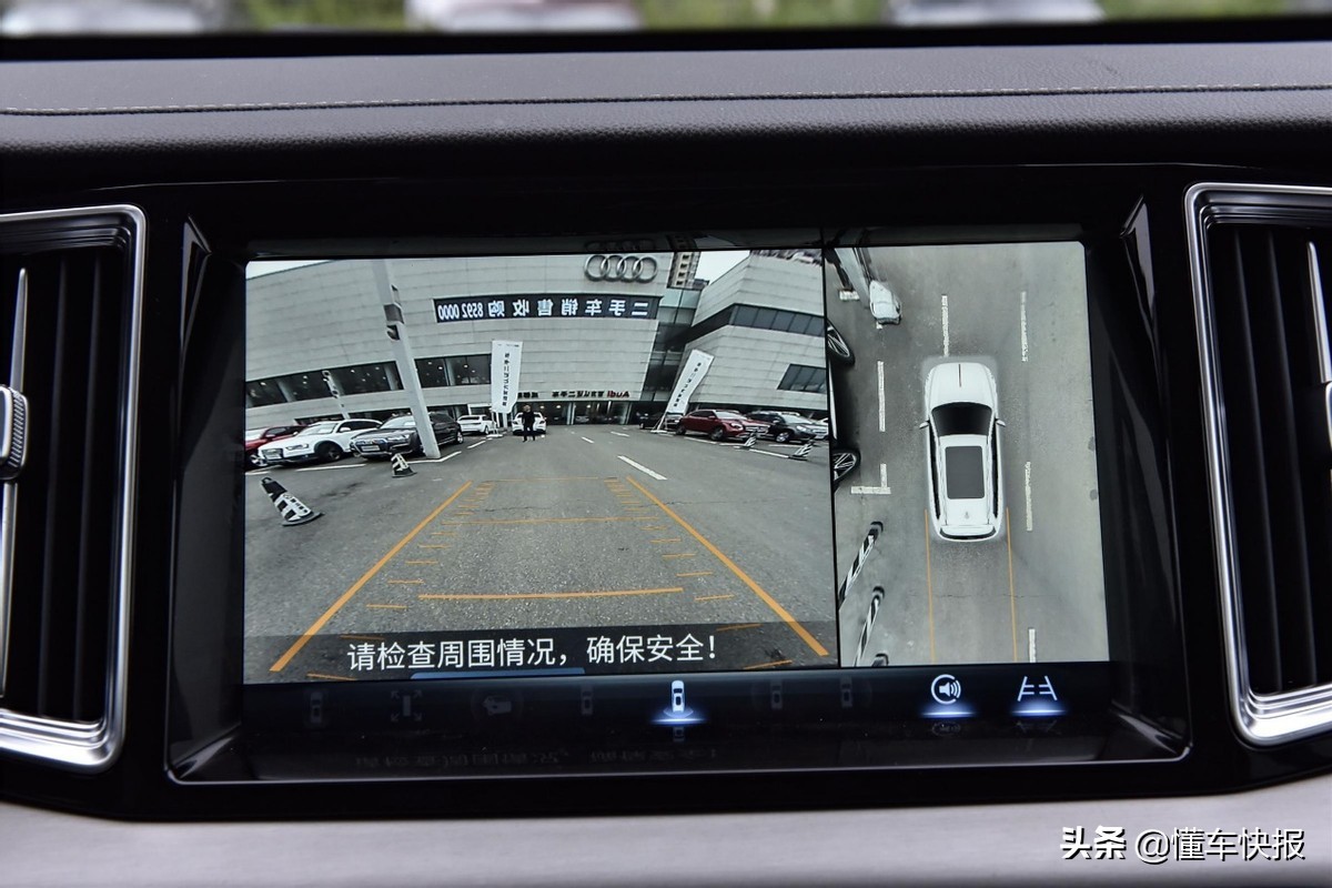 定位中大型SUV，3.0T车型配空气悬架，2022款红旗HS7选购建议