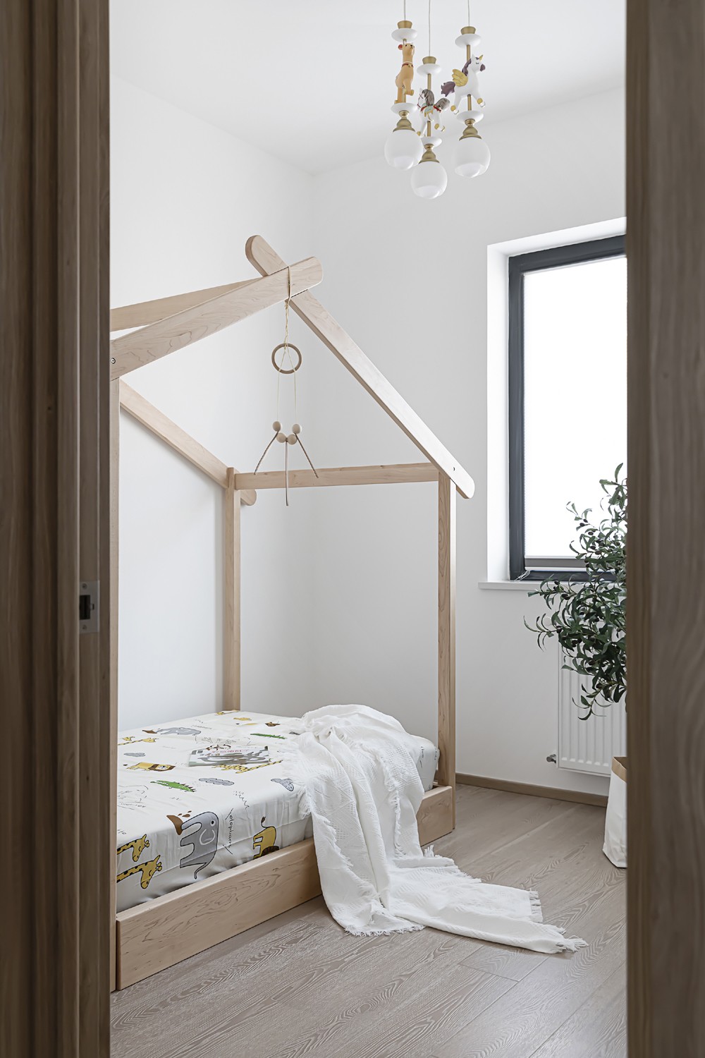 面对17年的老宅，这对南京夫妻花了3个月“穷装”，耐看极了