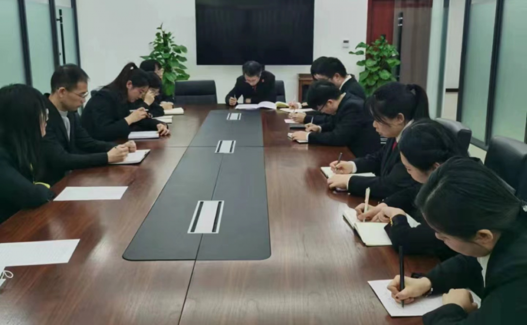 西安市雁塔区第十四次党代会精神在区法院引起热烈反响②