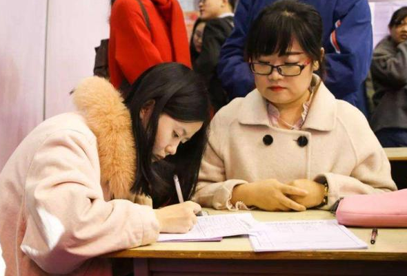 2022上海官宣人才储备标准，部分985榜上无名，海外水硕不香了？