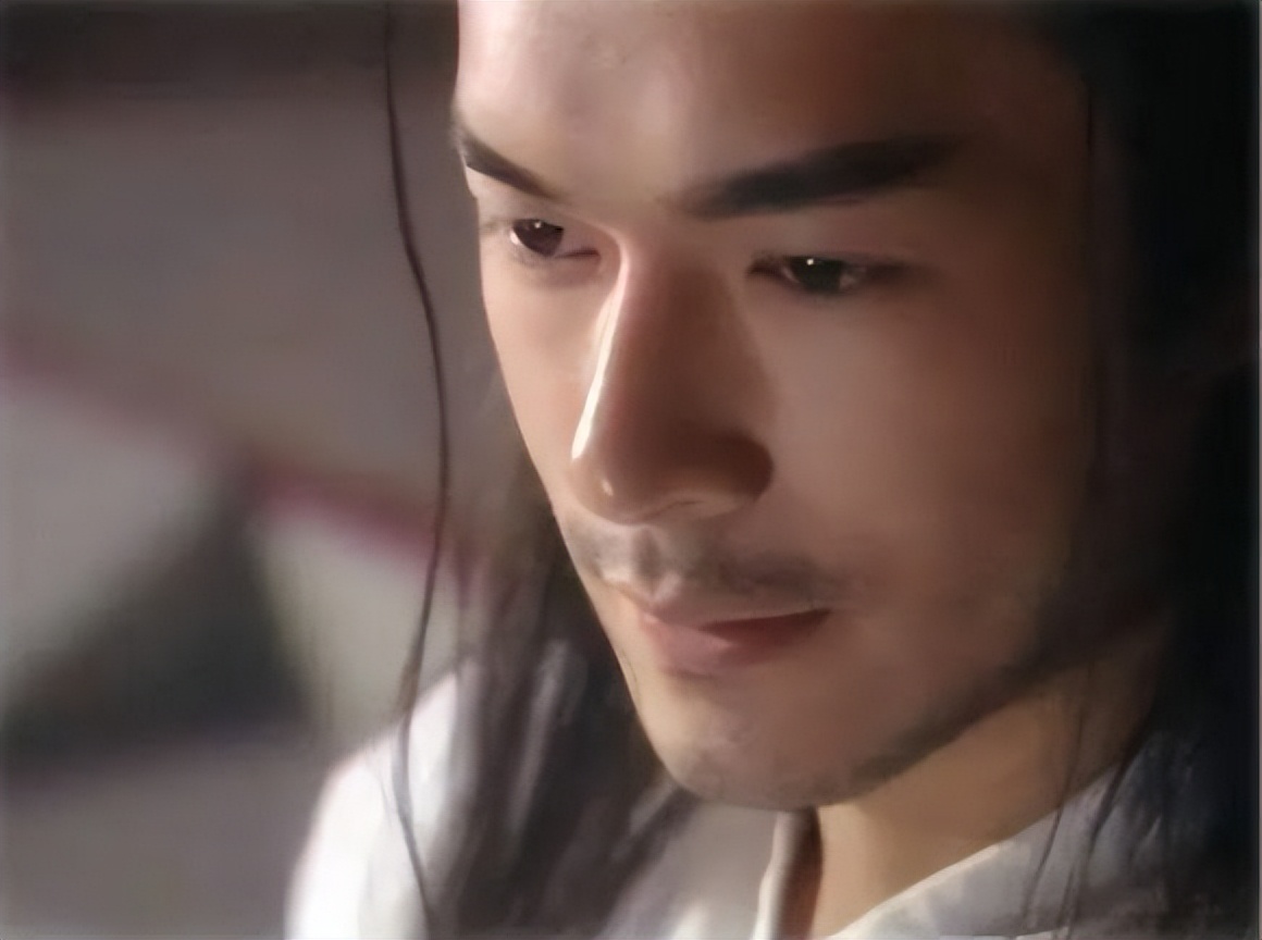 角色设定平平无奇，演员却个个长相惊艳，你管这叫“路人脸”？