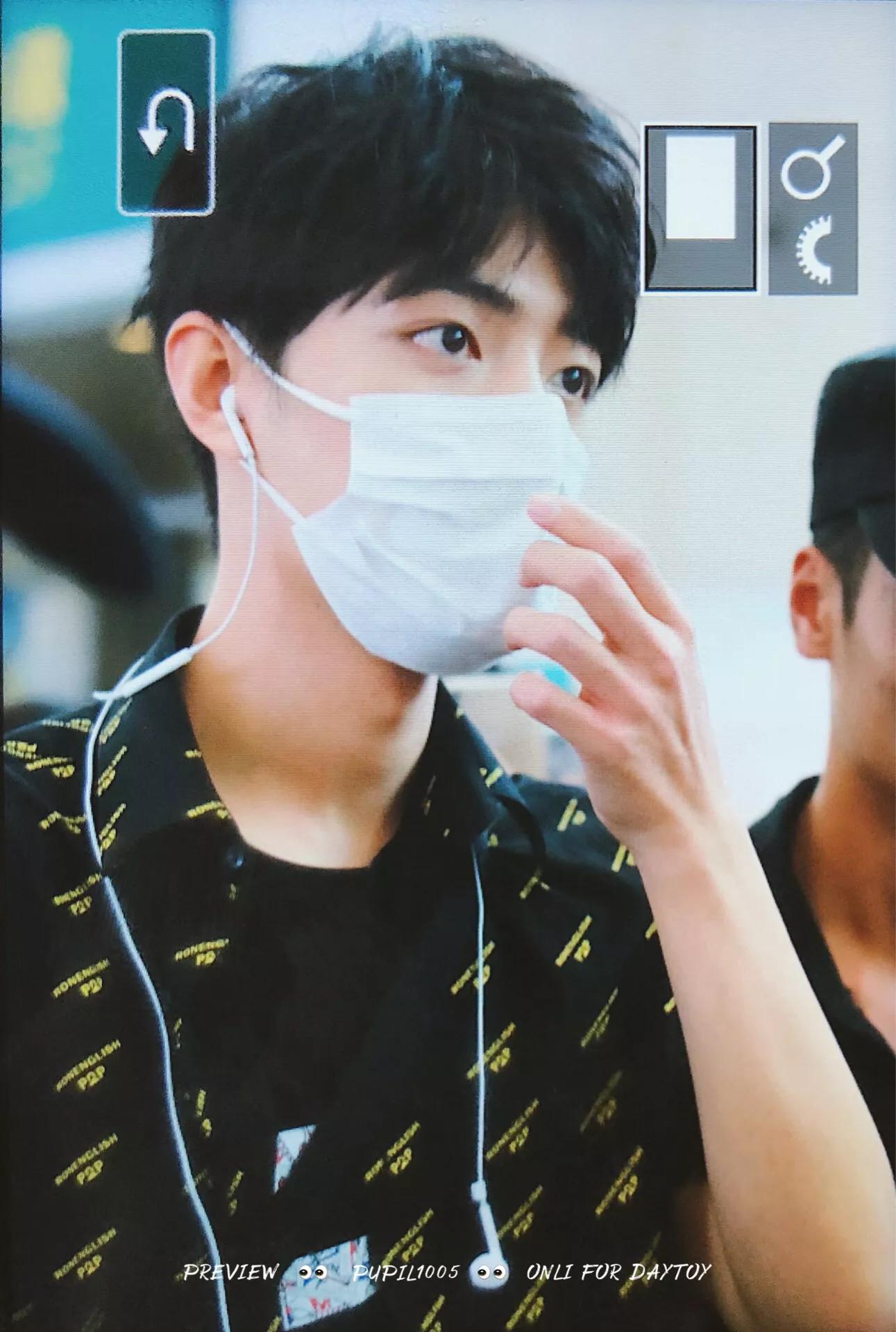 考古肖战:2018年9月—12月机场时间线汇总,今天请叫我收图狂魔