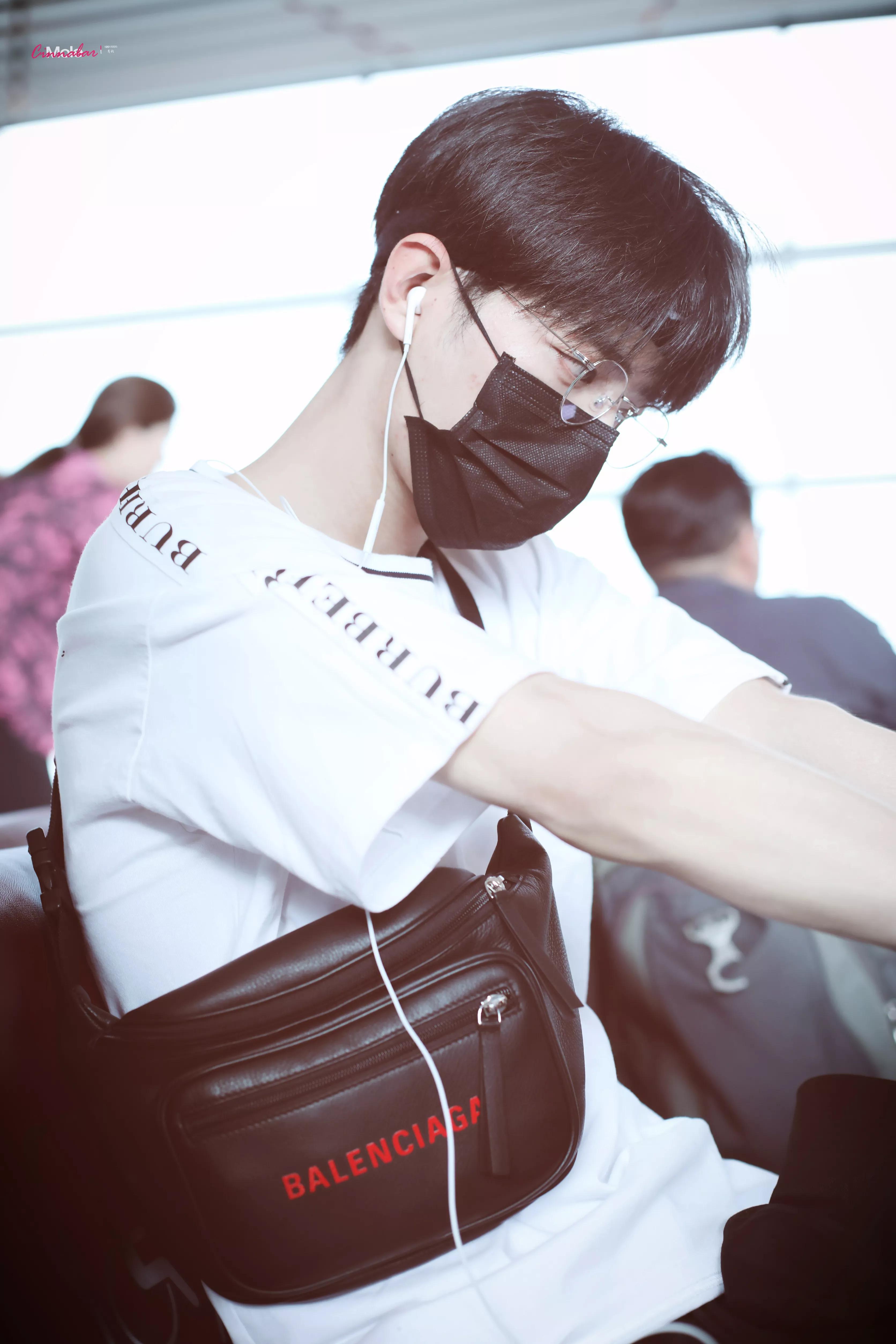 考古肖战:2018年9月—12月机场时间线汇总,今天请叫我收图狂魔