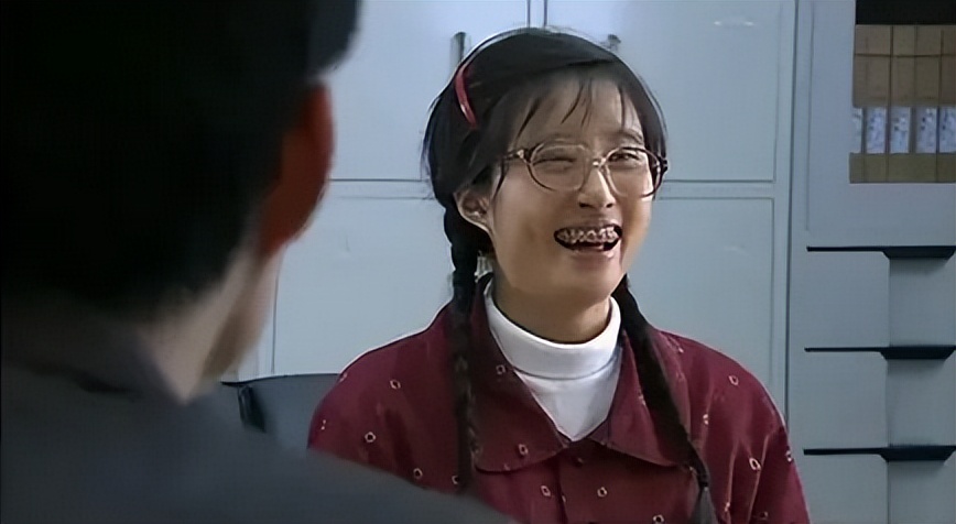 明明是美女，但为演戏都豁出去了！这10个女星的造型，个个辣眼睛