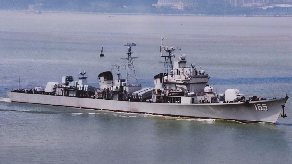 ��С�����ܡ����й�039�ͳ���Ǳͧ���¸�����������λ����ˮ��055