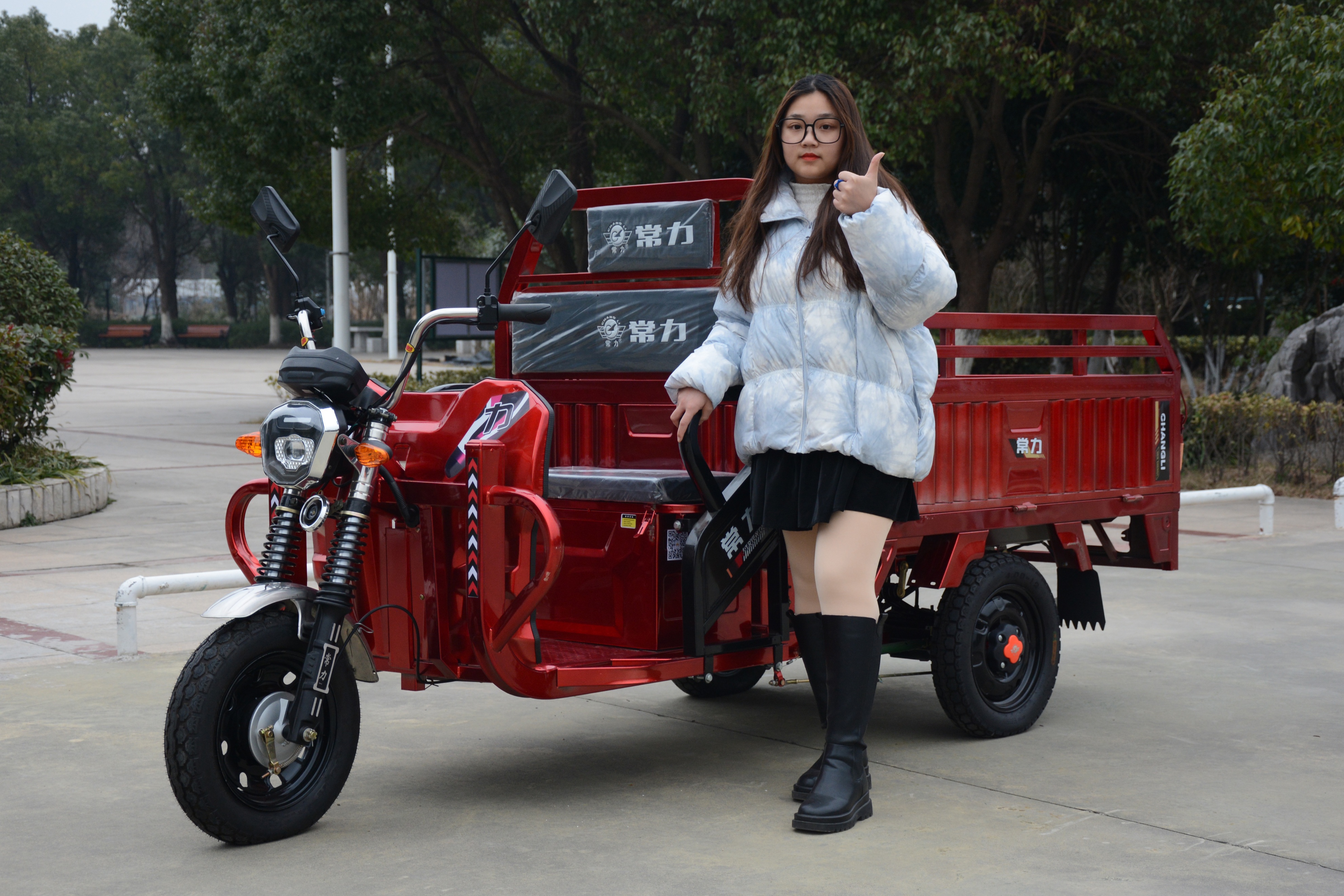 最大续航200公里,1500瓦电机,自带防溜坡功能的电动三轮车来了