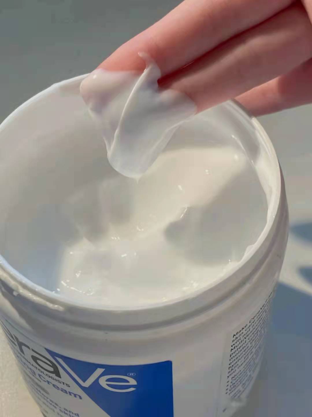 冬天涂面霜到底有多重要？保湿、美白和淡纹紧致，都是面霜的作用